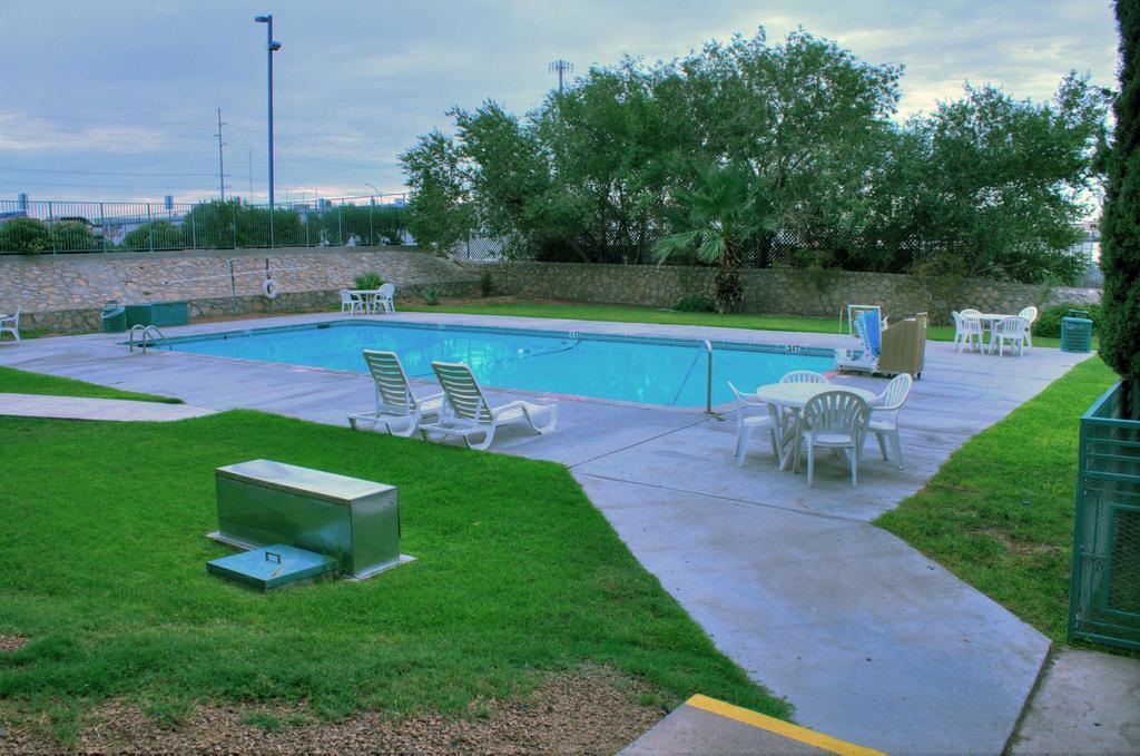 Vagabond Inn El Paso Bagian luar foto